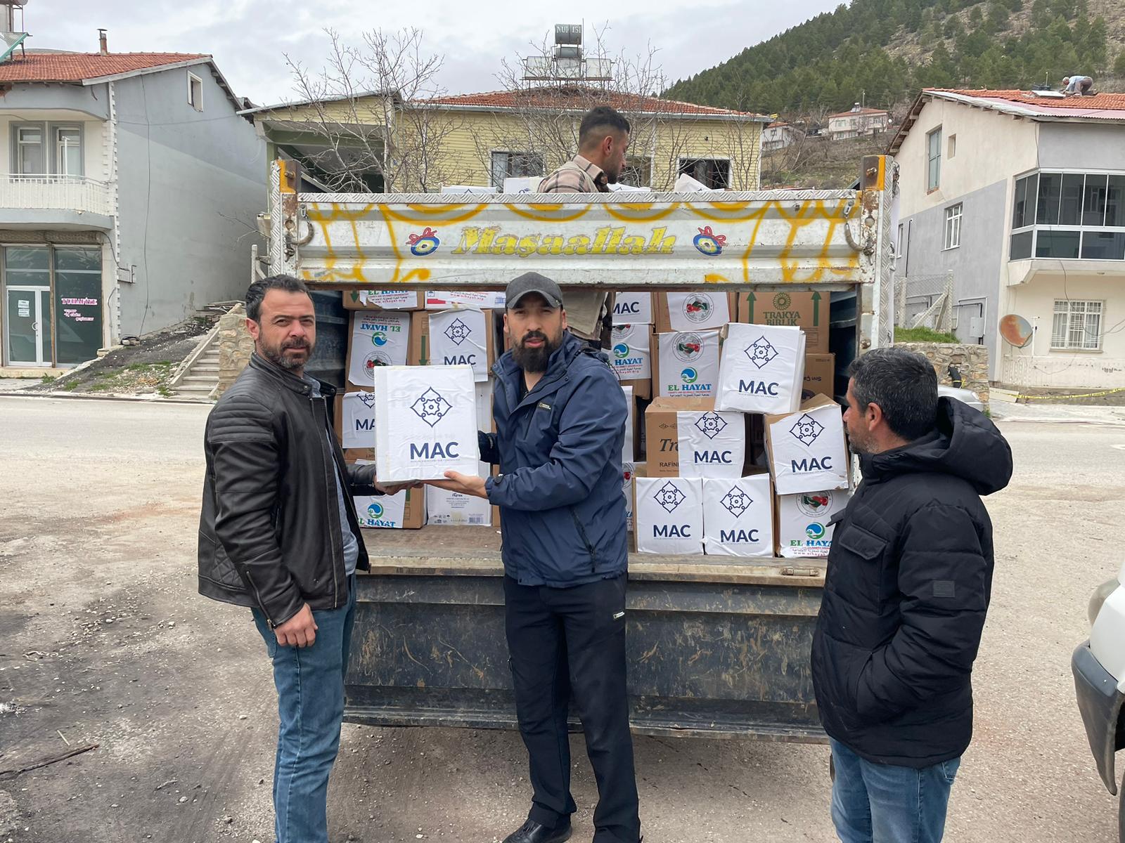 Volunteers in Turkey Distribute Ramadan Packages From MAC